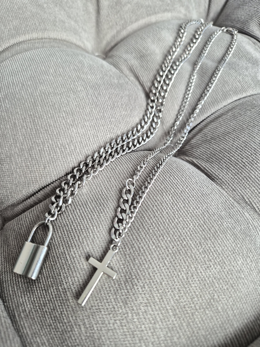 5/$5 Silver Layered Chain Necklace Set • Lock & Cross - Picture 4 of 6